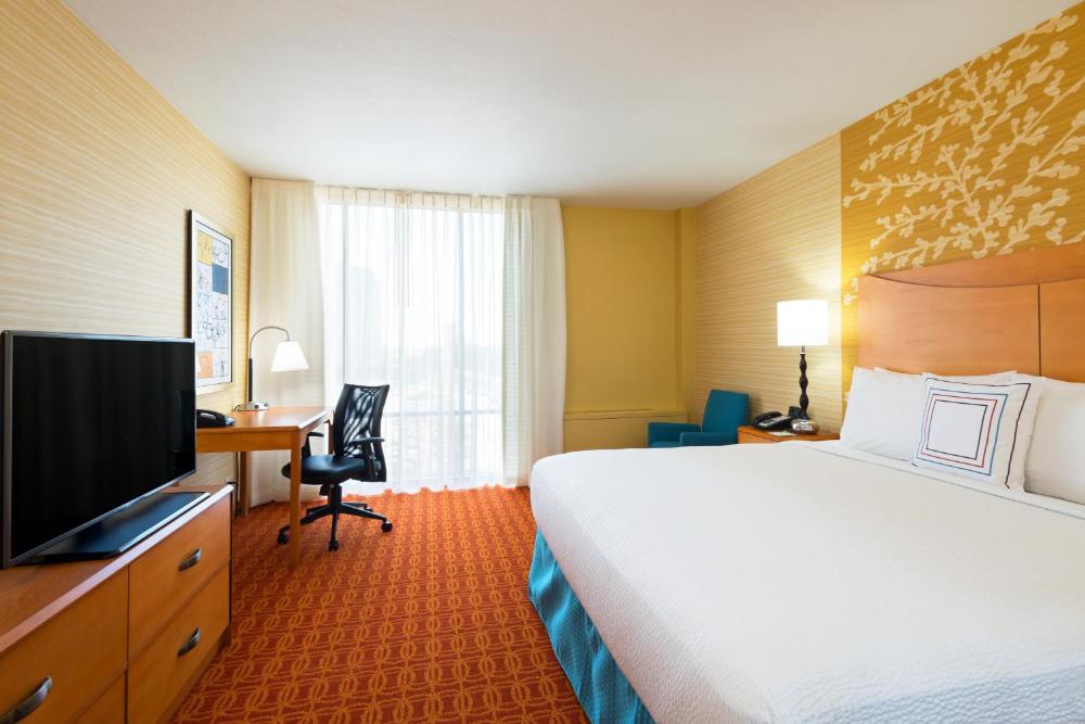 Queen Room interior